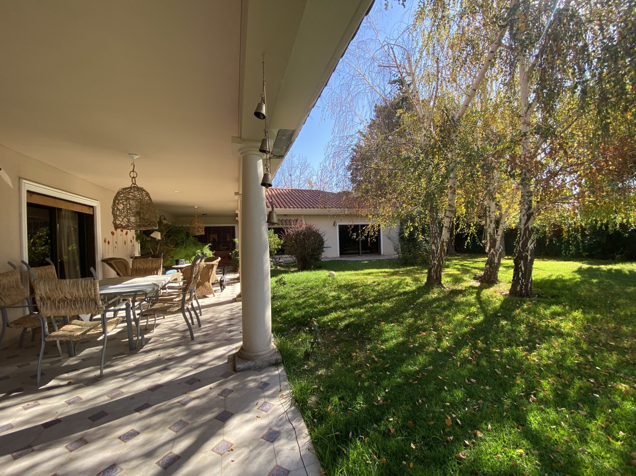 INMOESTATE VENDE RESIDENCIA EN CHACRAS DE CORIA, MENDOZA