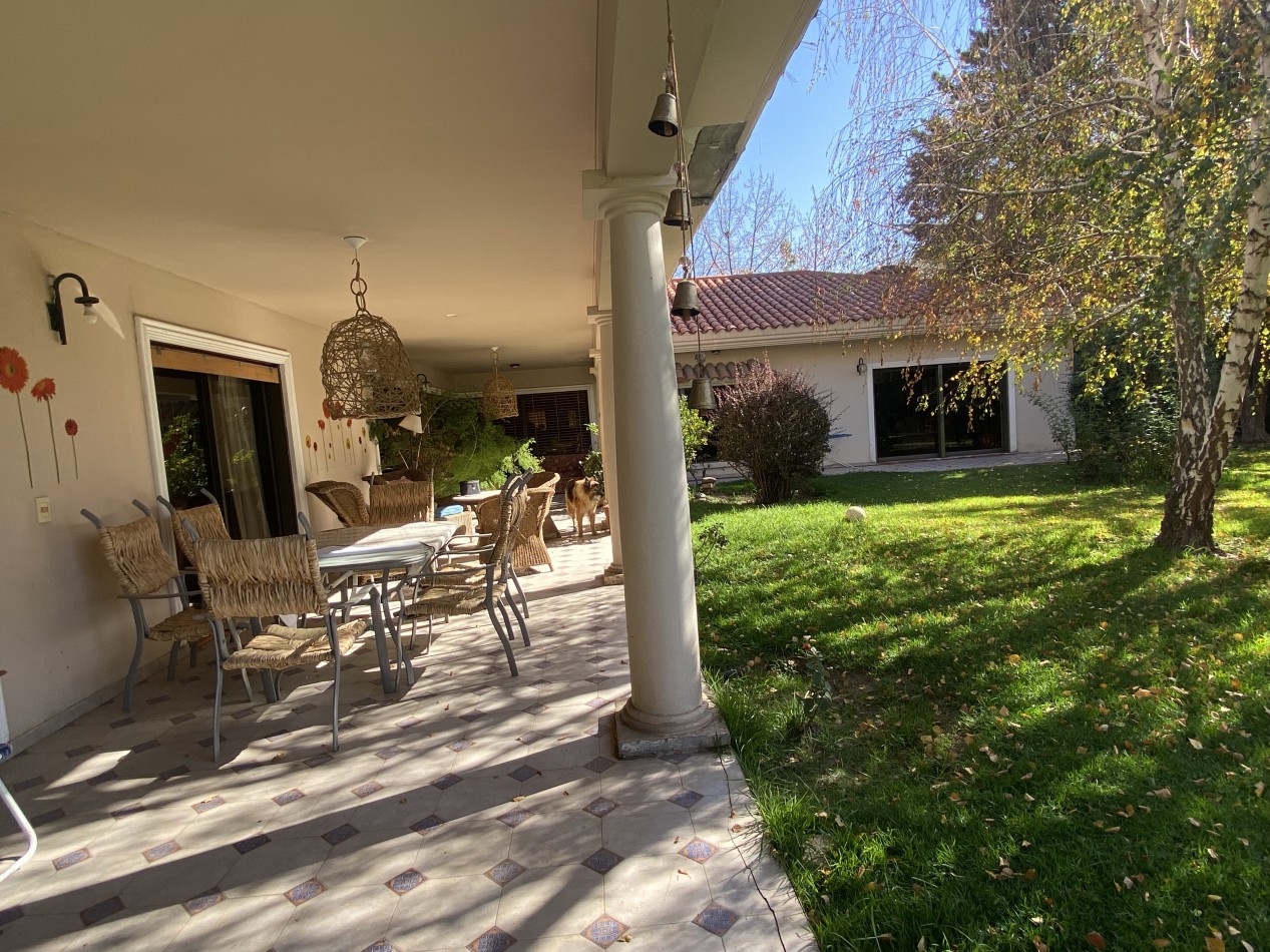 INMOESTATE VENDE RESIDENCIA EN CHACRAS DE CORIA, MENDOZA