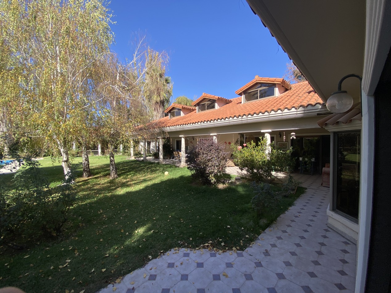 INMOESTATE VENDE RESIDENCIA EN CHACRAS DE CORIA, MENDOZA
