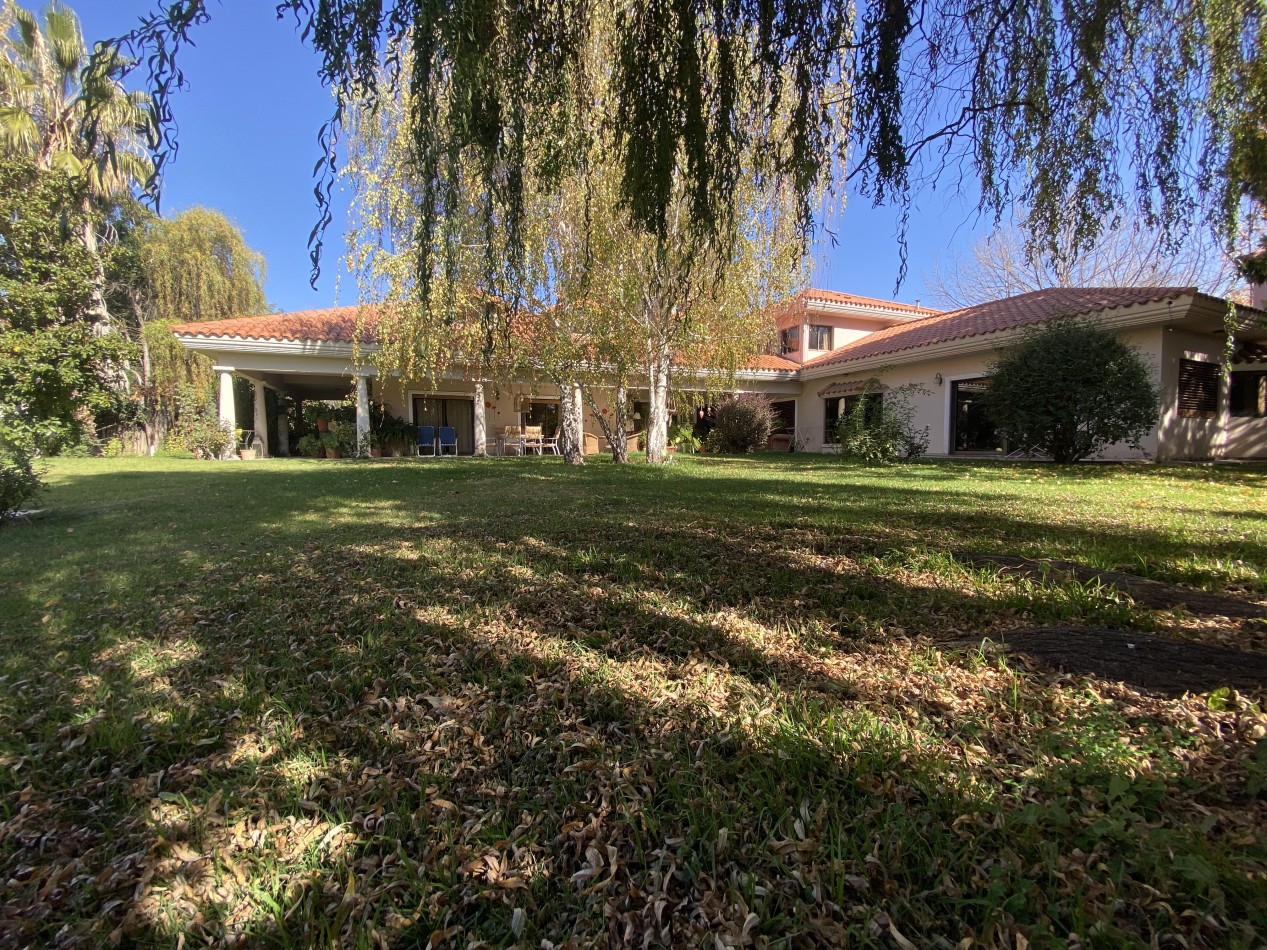 INMOESTATE VENDE RESIDENCIA EN CHACRAS DE CORIA, MENDOZA