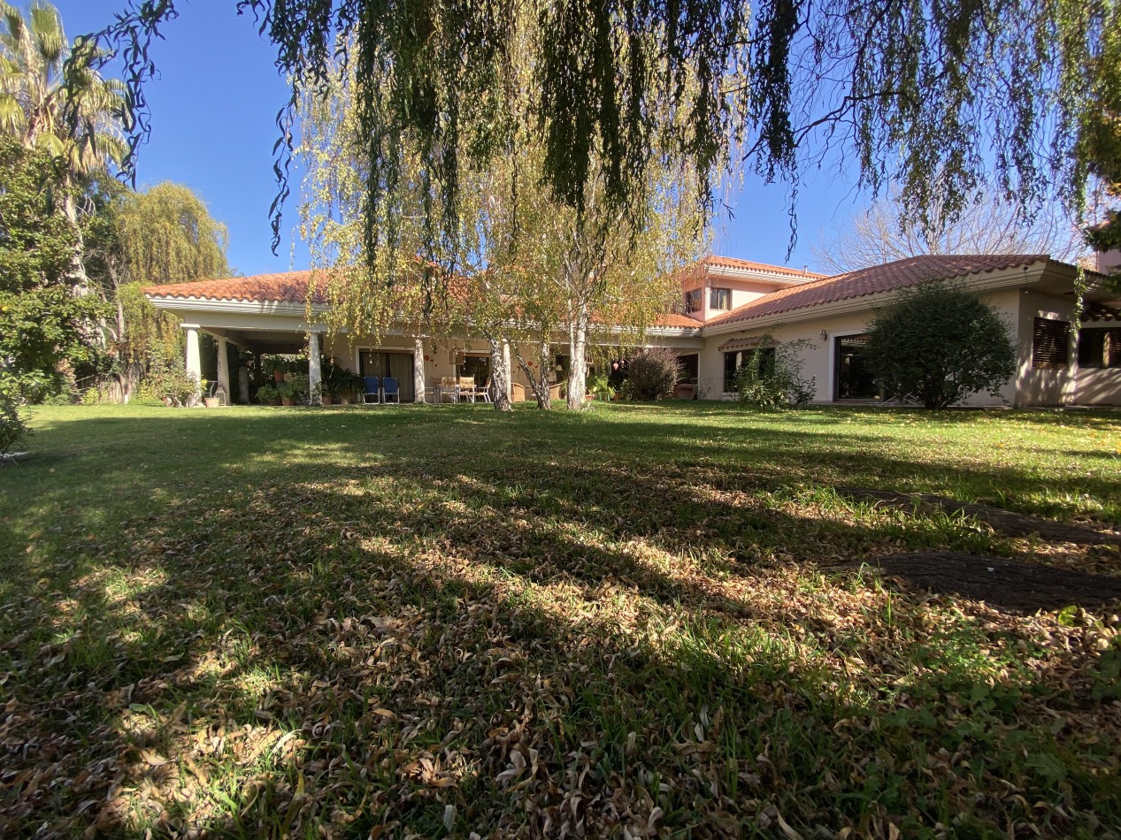 INMOESTATE VENDE RESIDENCIA EN CHACRAS DE CORIA, MENDOZA