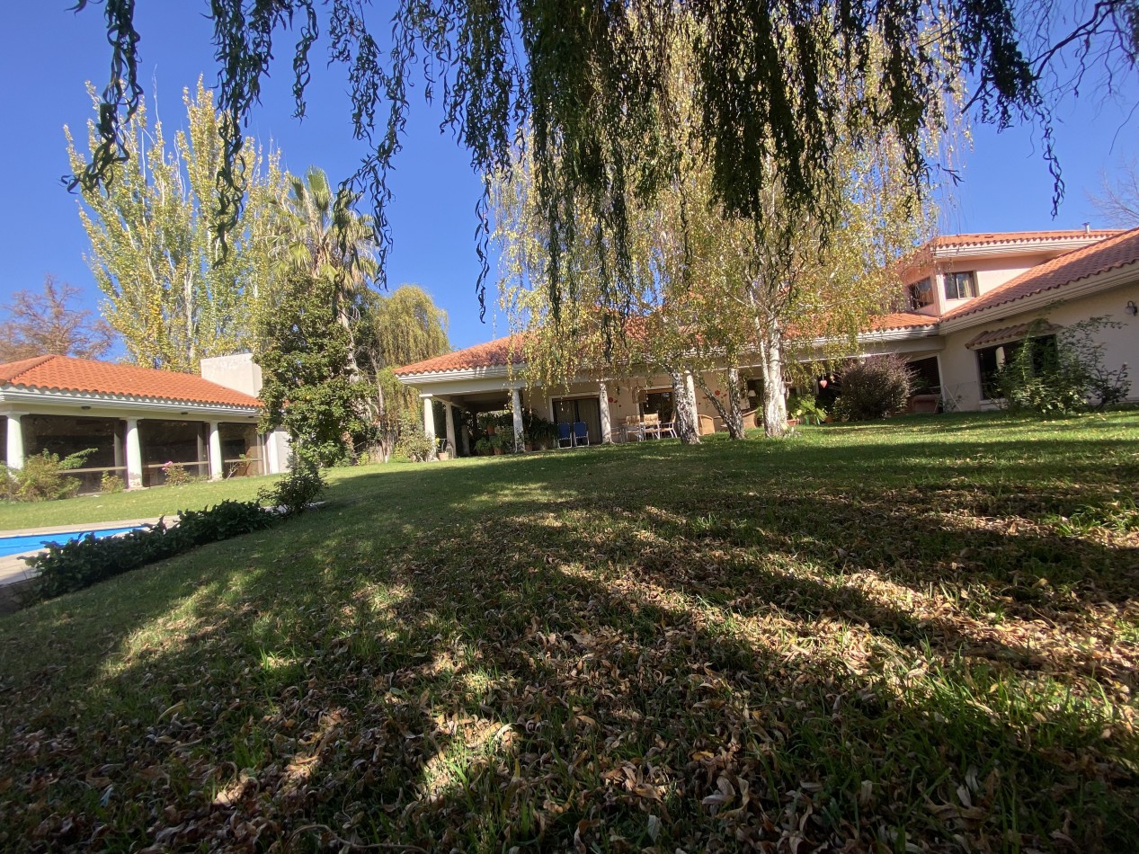 INMOESTATE VENDE RESIDENCIA EN CHACRAS DE CORIA, MENDOZA