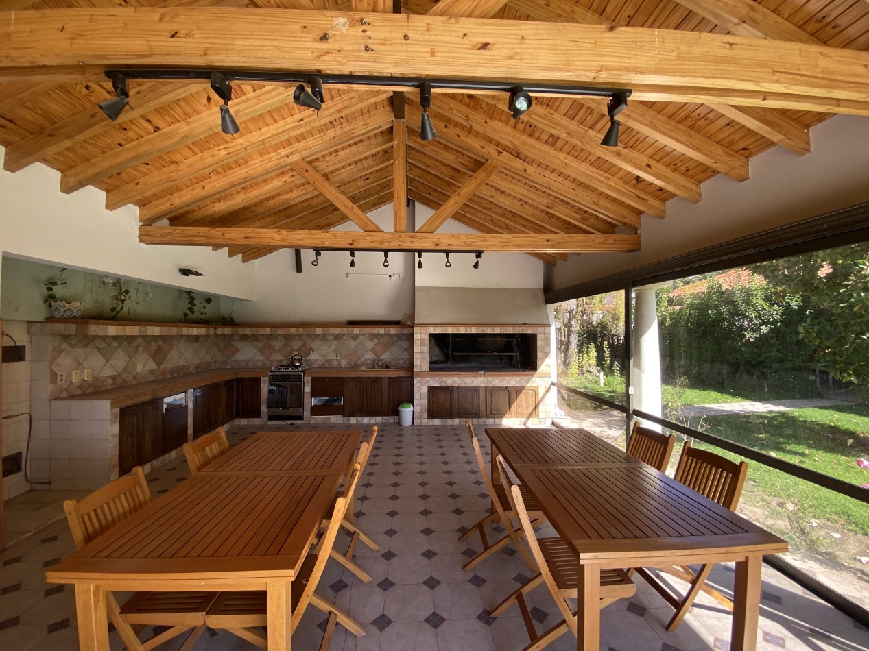 INMOESTATE VENDE RESIDENCIA EN CHACRAS DE CORIA, MENDOZA