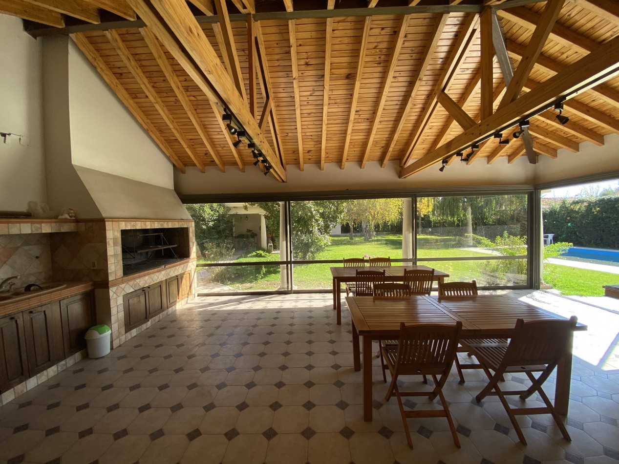 INMOESTATE VENDE RESIDENCIA EN CHACRAS DE CORIA, MENDOZA