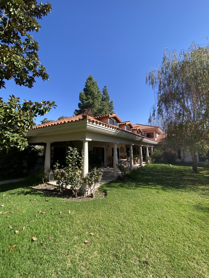 INMOESTATE VENDE RESIDENCIA EN CHACRAS DE CORIA, MENDOZA