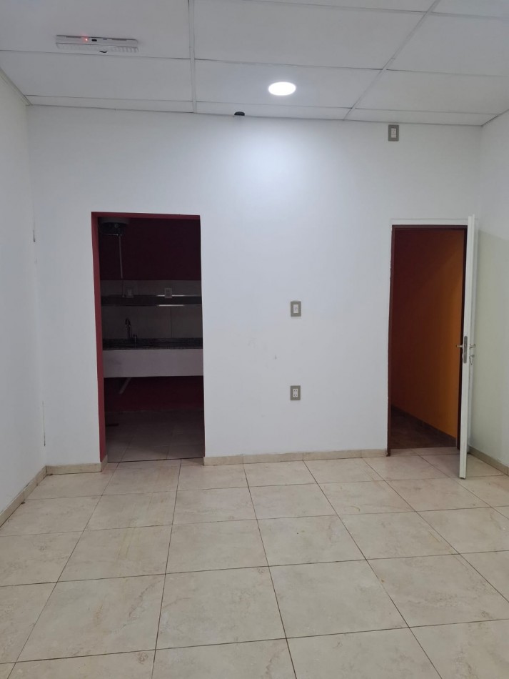 INMOESTATE VENDE 4 LOCALES COMERCIALES EN EL SAUCE, GUAYMALLEN, MENDOZA