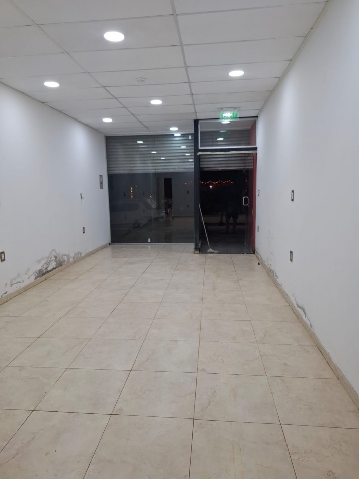 INMOESTATE VENDE 4 LOCALES COMERCIALES EN EL SAUCE, GUAYMALLEN, MENDOZA