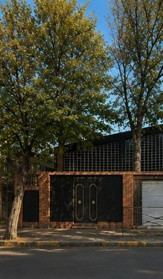 INMOESTATE ALQUILA LOCAL COMERCIAL EN CIUDAD DE MENDOZA