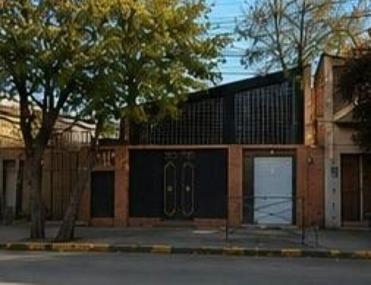 INMOESTATE ALQUILA LOCAL COMERCIAL EN CIUDAD DE MENDOZA