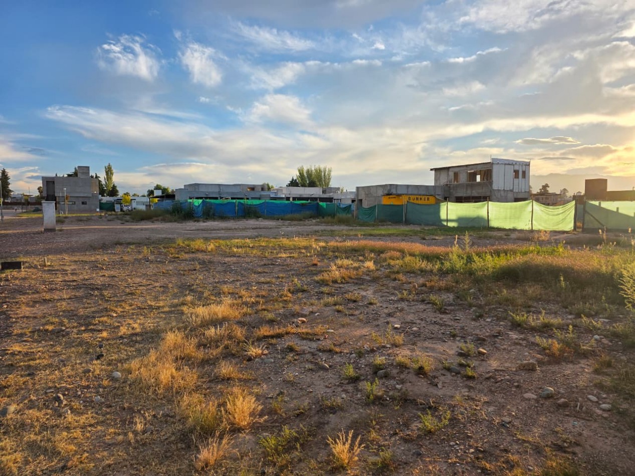 INMOESTATE VENDE LOTES CONTINUOS EN BARRIO PRIVADO YRIGOYEN, MAIPU, MENDOZA
