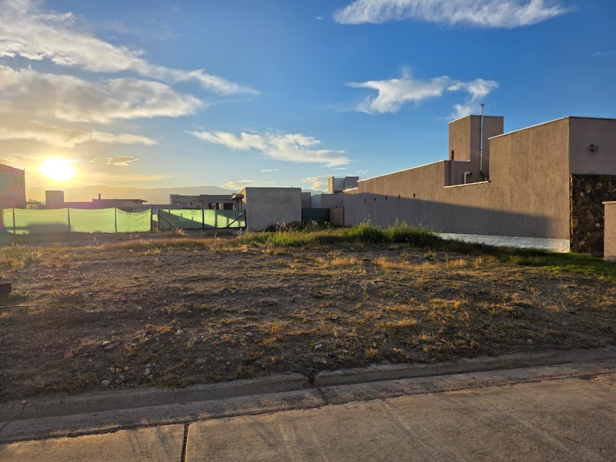 INMOESTATE VENDE LOTES CONTINUOS EN BARRIO PRIVADO YRIGOYEN, MAIPU, MENDOZA
