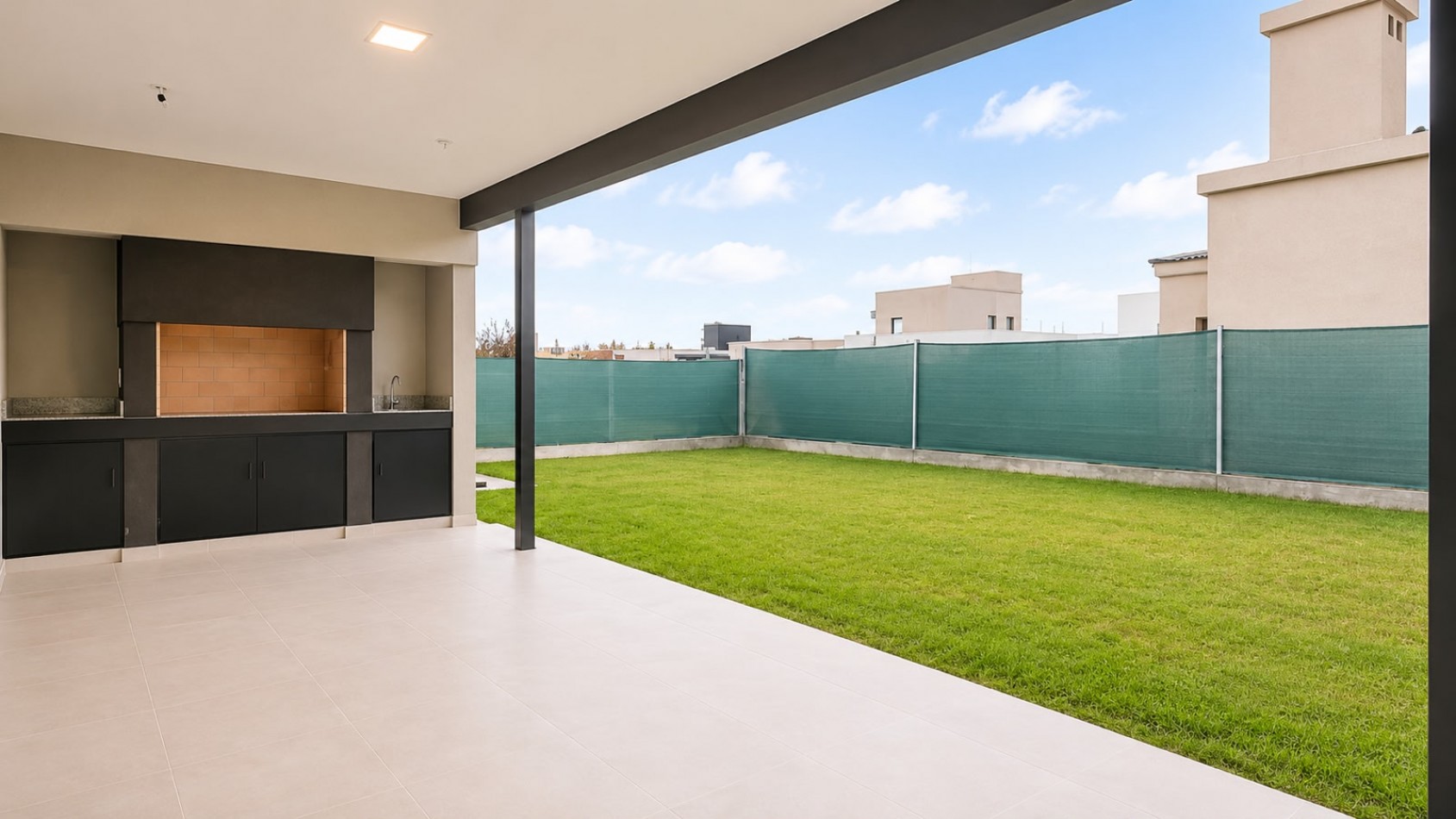 INMOESTATE VENDE CASA A ESTRENAR EN BARRIO LAR DE VIEYTES 2 - MAIPU, MENDOZA