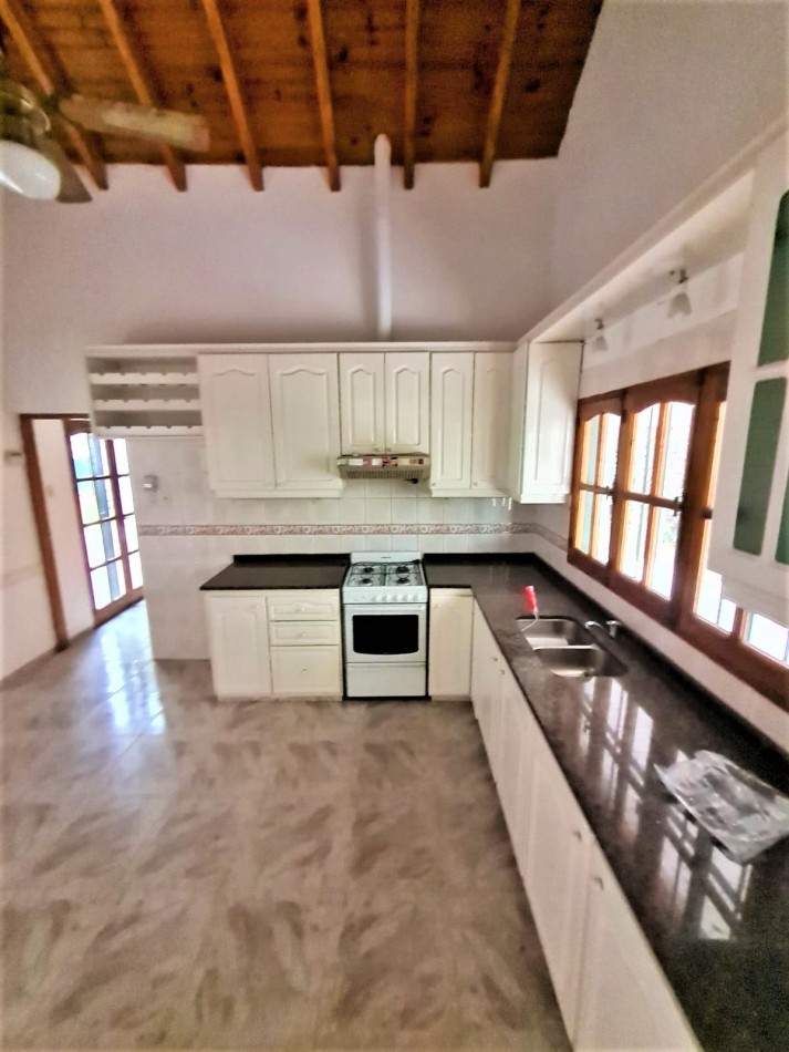 INMOESTATE VENDE CASA EN VISTALBA, LUJAN DE CUYO, MENDOZA
