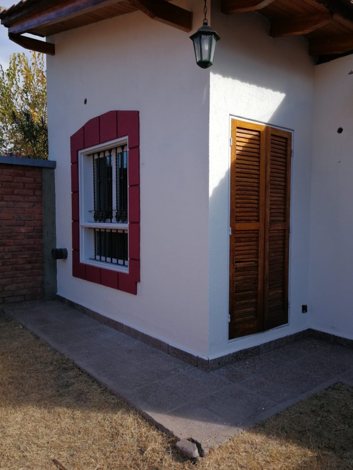 INMOESTATE VENDE CASA DE DOS PISOS EN GUAYMALLEN, MENDOZA