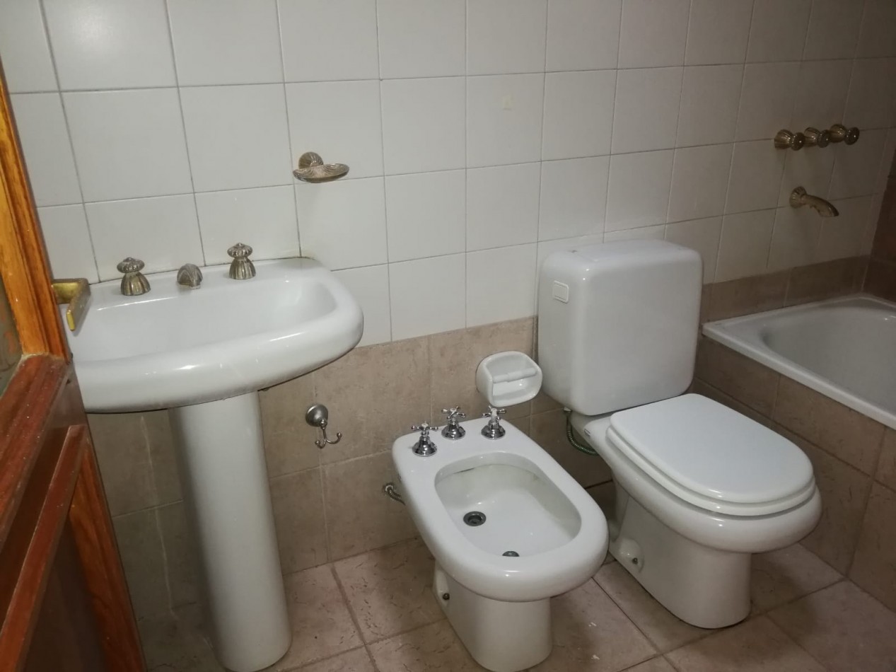 INMOESTATE VENDE CASA DE DOS PISOS EN GUAYMALLEN, MENDOZA