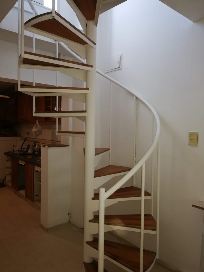 INMOESTATE VENDE CASA DE DOS PISOS EN GUAYMALLEN, MENDOZA