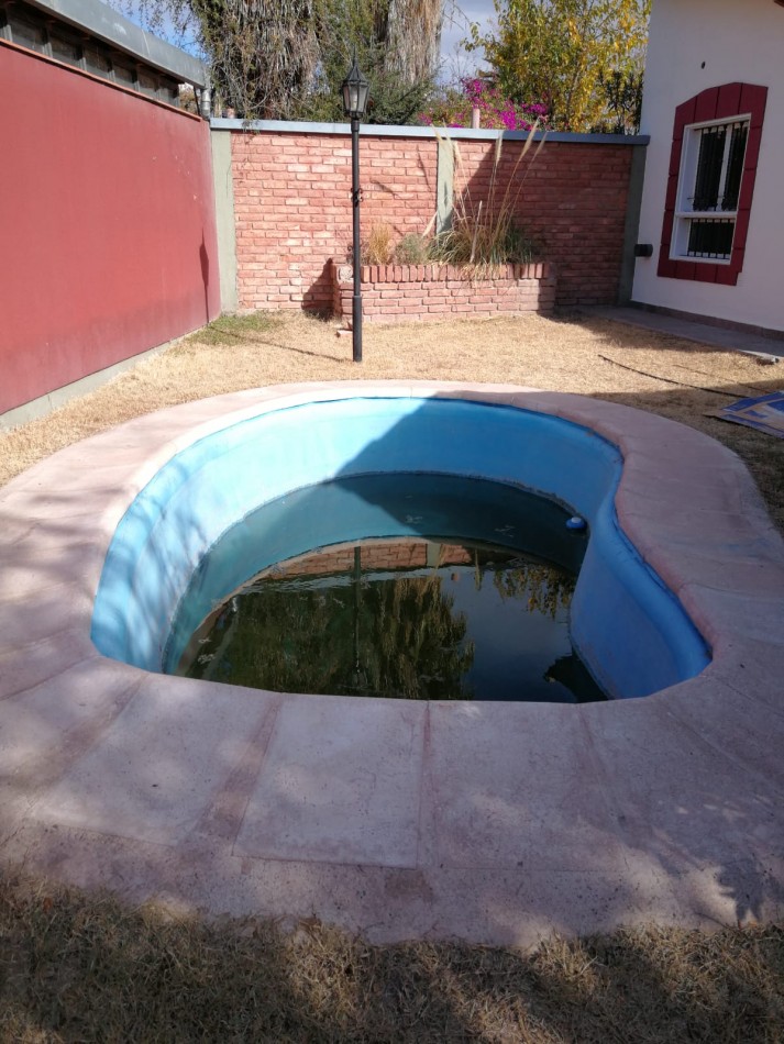 INMOESTATE VENDE CASA DE DOS PISOS EN GUAYMALLEN, MENDOZA