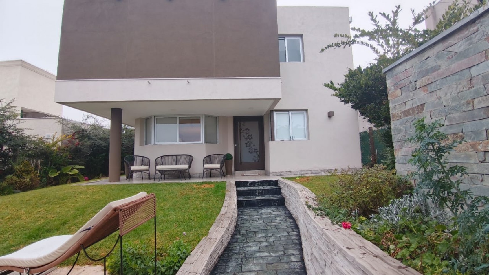 INMOESTATE VENDE CASA EN BARRIO PRIVADO LA BASTILLA, LAS HERAS, MENDOZA