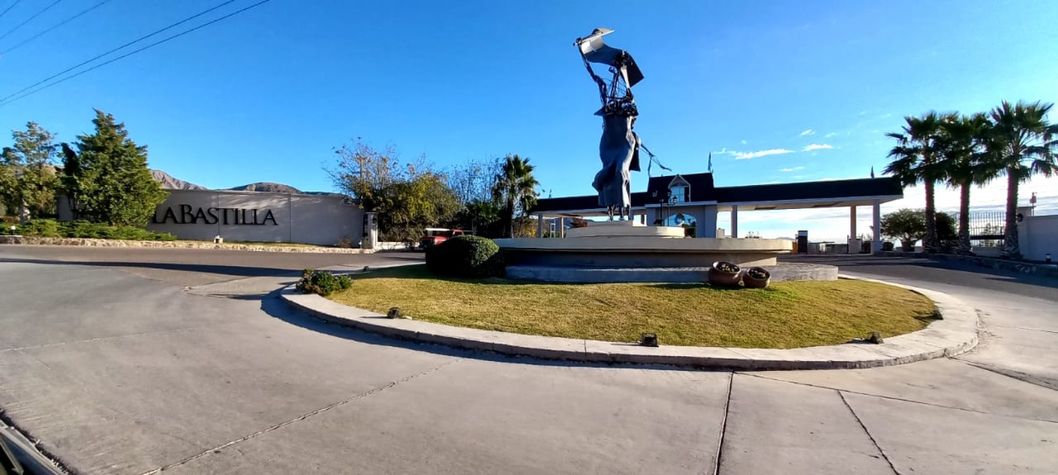 INMOESTATE VENDE CASA EN BARRIO PRIVADO LA BASTILLA, LAS HERAS, MENDOZA