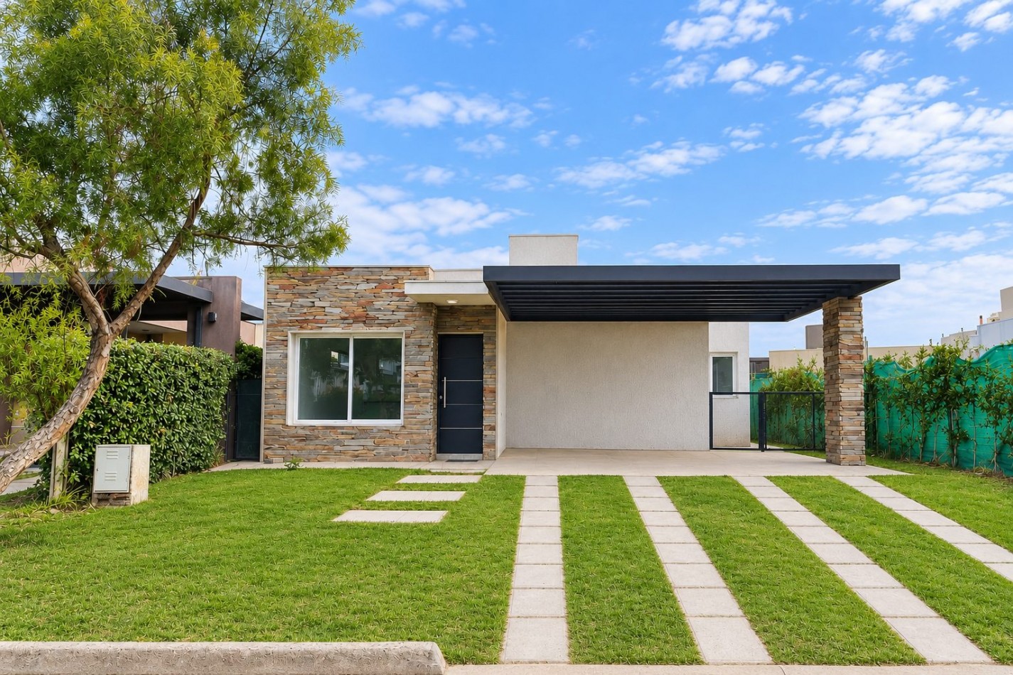 INMOESTATE ALQUILA CASA EN BARRIO PINARES DE FURLOTTI, MAIPU, MENDOZA