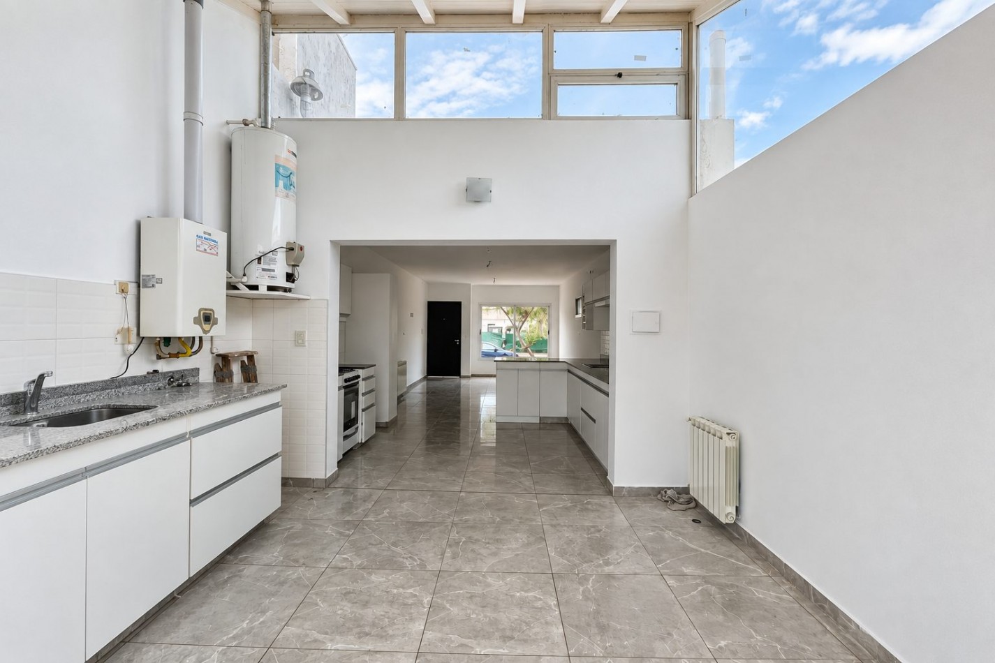 INMOESTATE ALQUILA CASA EN BARRIO PINARES DE FURLOTTI, MAIPU, MENDOZA
