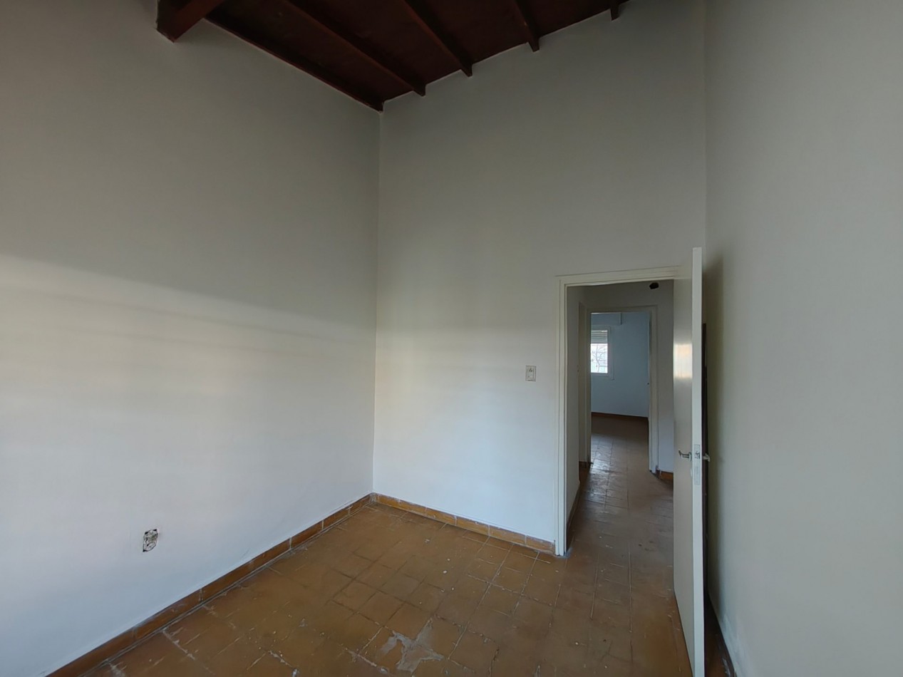 VENTA DE CASA CON 3 DORMITORIOS EN BARRIO SANTA ANA, GUAYMALLEN