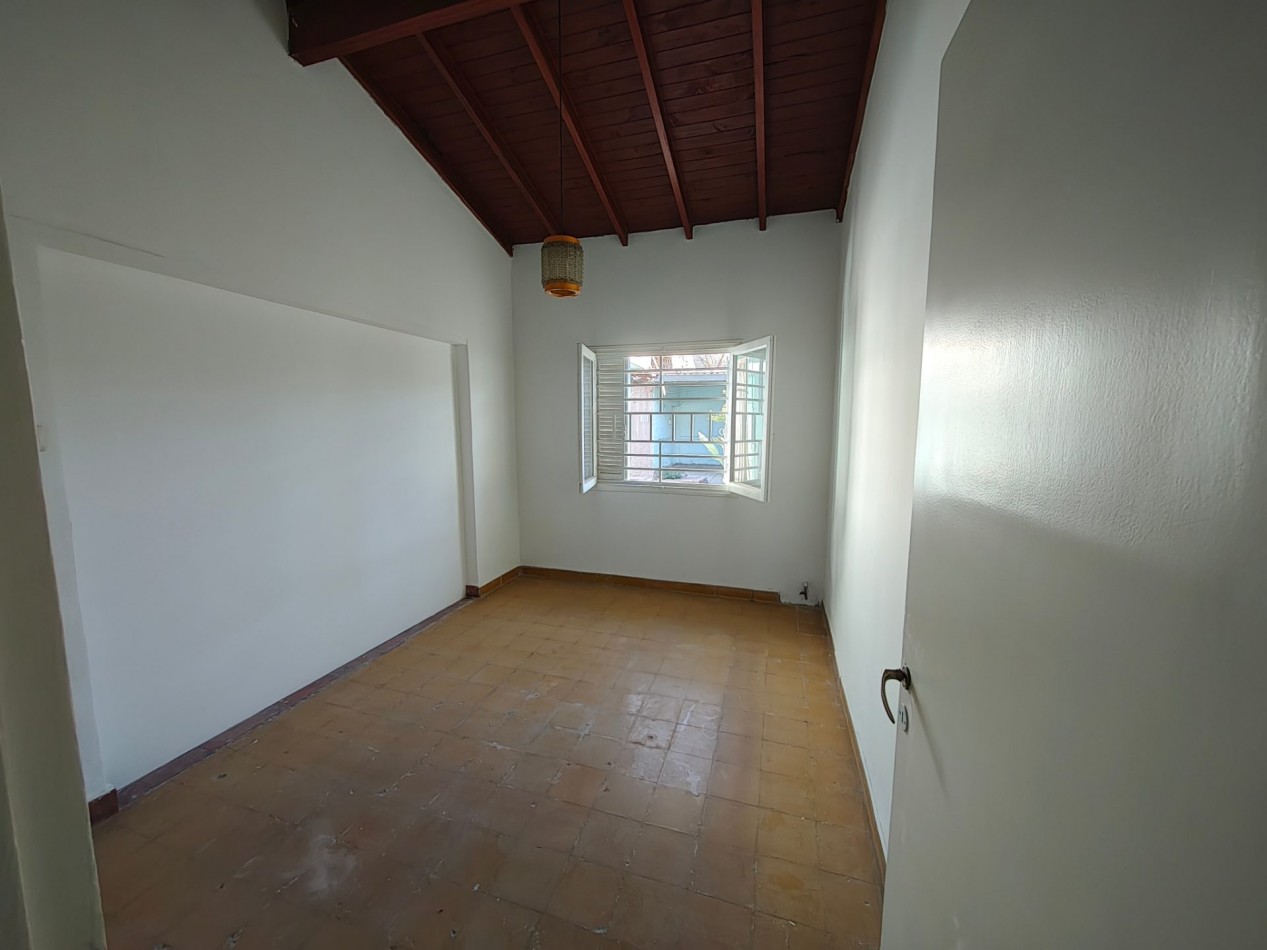 VENTA DE CASA CON 3 DORMITORIOS EN BARRIO SANTA ANA, GUAYMALLEN