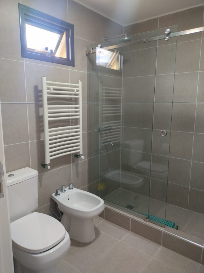 INMOESTATE VENDE CASA EN BARRIO PINARES DE FURLOTTI, MAIPU, MENDOZA