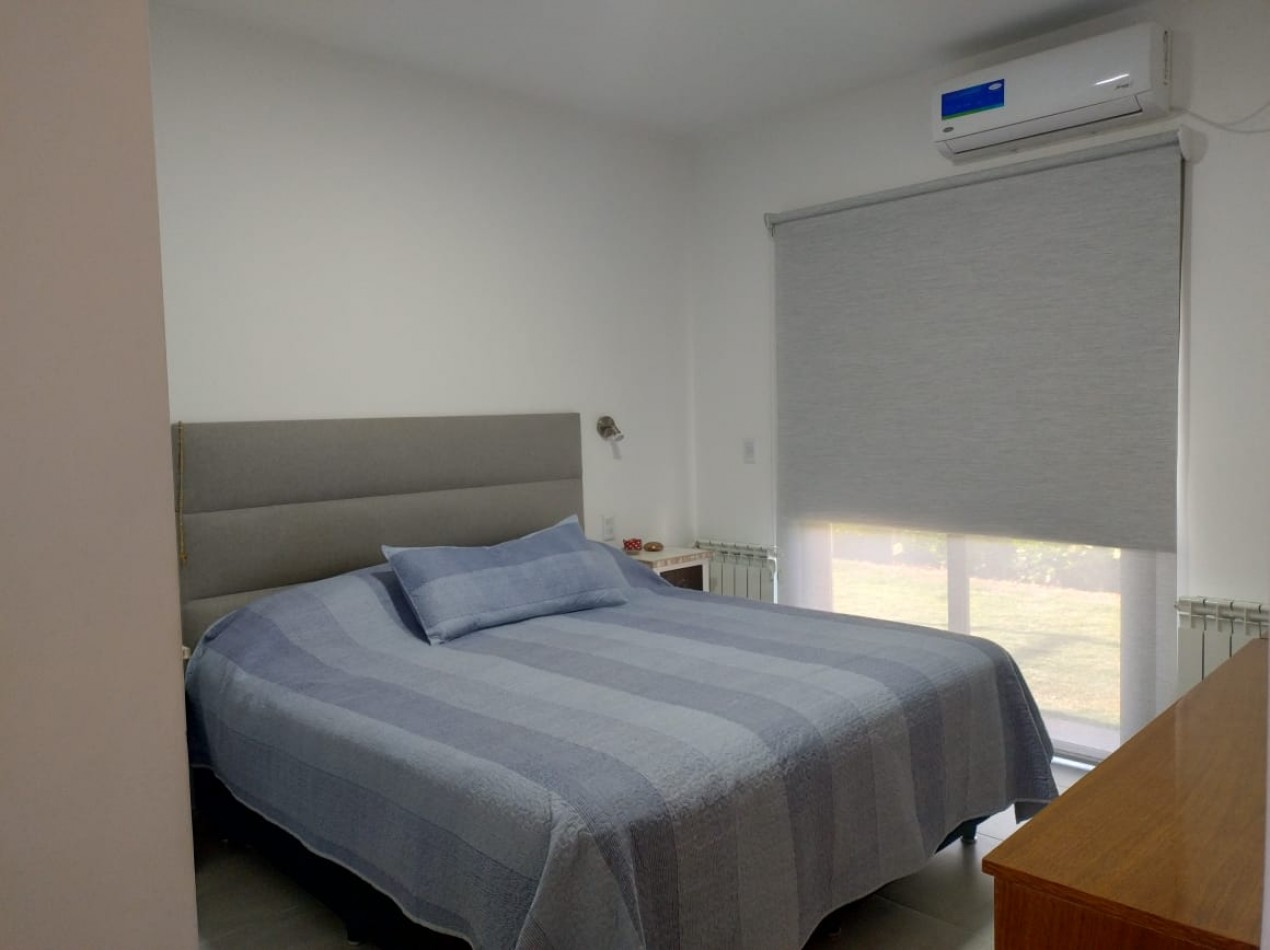 INMOESTATE VENDE CASA EN BARRIO PINARES DE FURLOTTI, MAIPU, MENDOZA