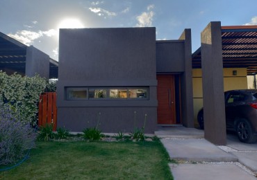 INMOESTATE VENDE CASA EN BARRIO PINARES DE FURLOTTI, MAIPU, MENDOZA